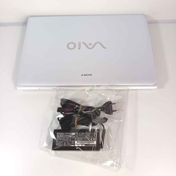 Sony Vaio SVE151J11M, Pentium B980, SSD 120GB, 8GB RAM, 15,6"-universovyoleta.es