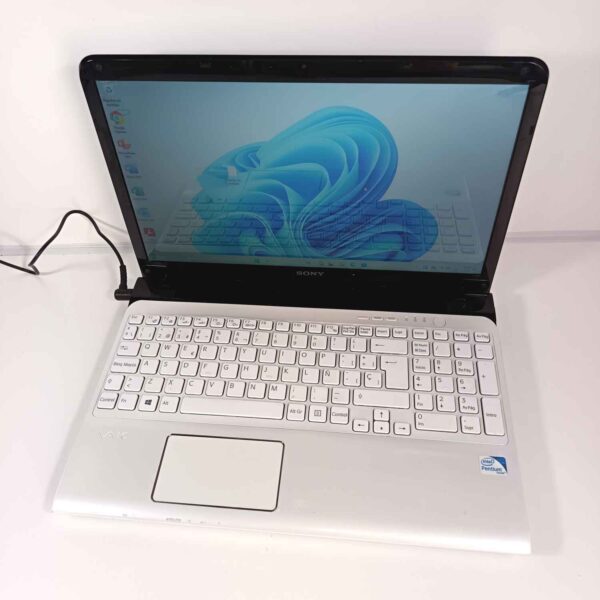 Sony Vaio SVE151J11M, Pentium B980, SSD 120GB, 8GB RAM, 15,6"-universovyoleta.es
