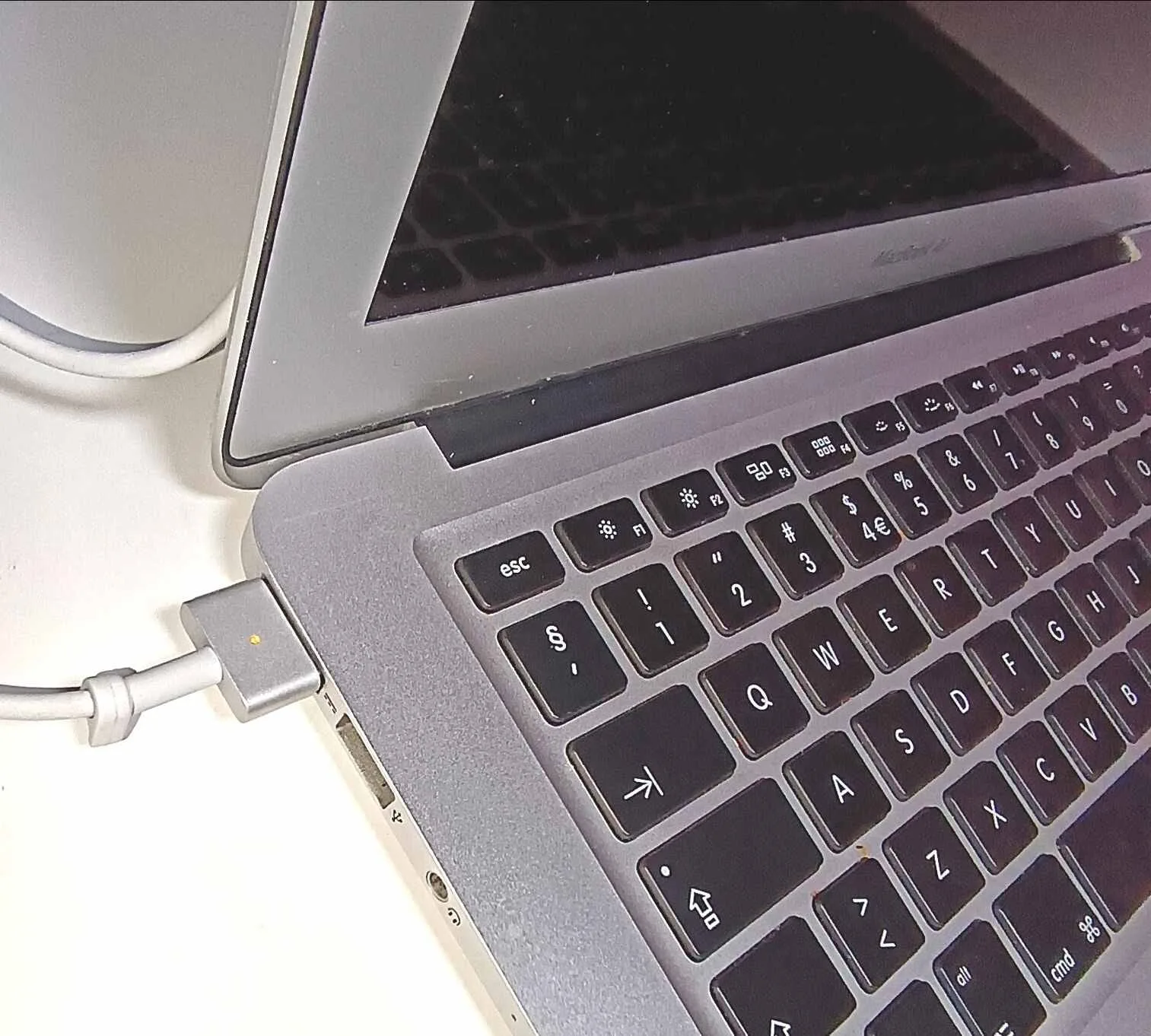 Macbook Air A1466 Año 2013? averiado - Imagen 2