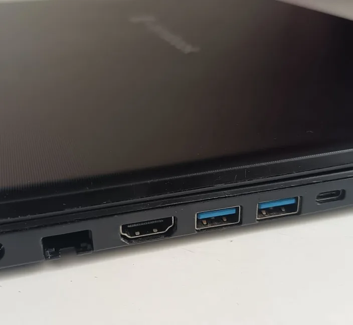 Lote x 6 Toshiba Satellite Pro L50-G-1EF. i5-10210U, 8GB RAM DDR4 - Imagen 6