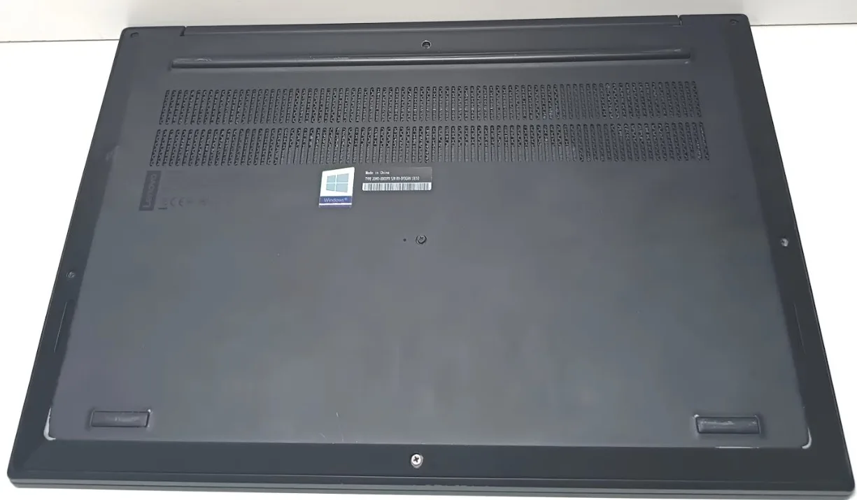 Lenovo ThinkPad P1, i7-8850H, 15,6" Averiado - Imagen 2