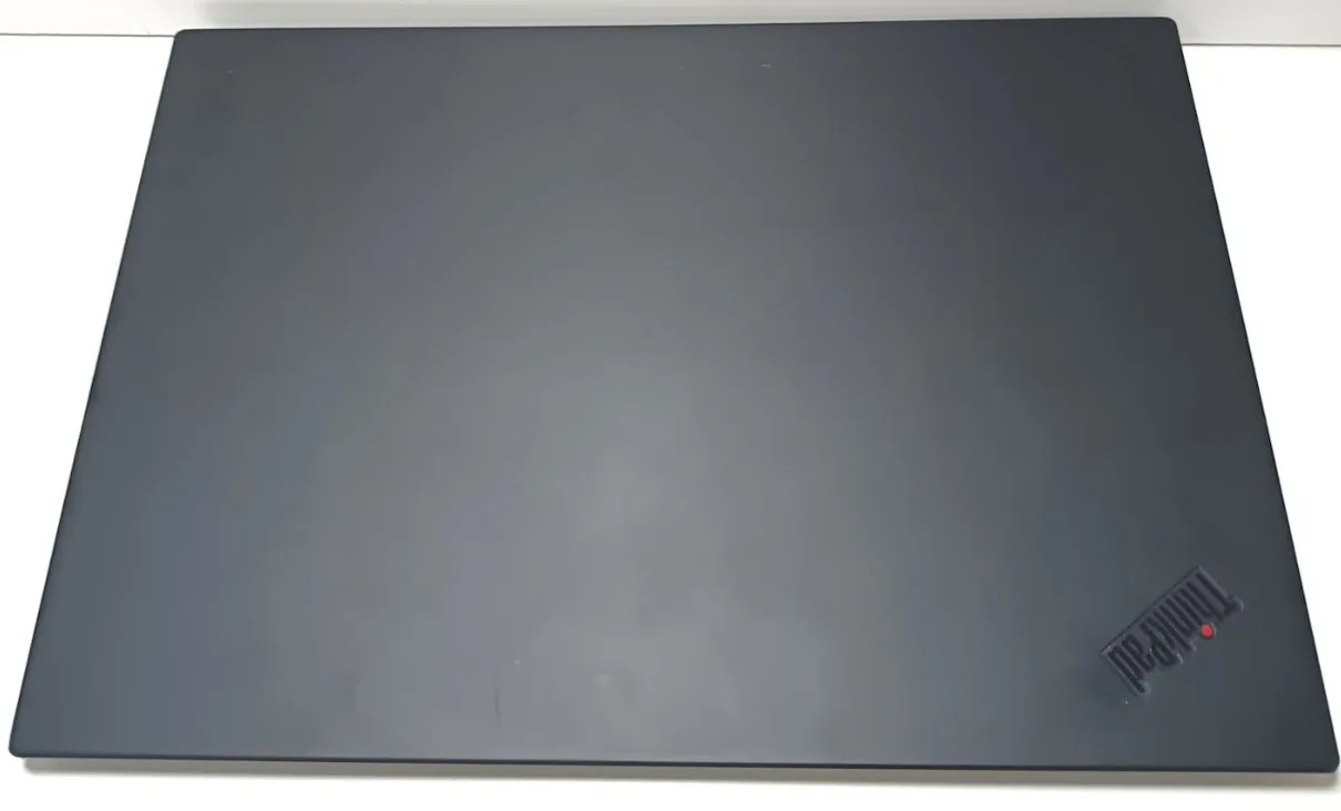 Lenovo ThinkPad P1, i7-8850H, 15,6" Averiado - Imagen 3