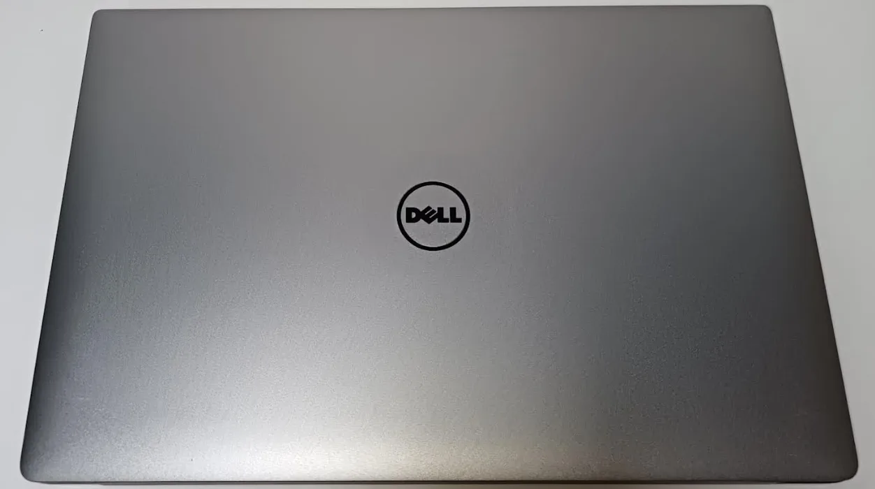 Dell XPS 15 9560. i7-7700HQ, 16GB RAM, SSD 512GB NVMe, 15,6" - Imagen 3