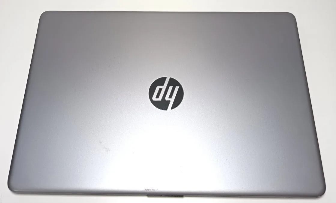 HP 250 G8, i3-1005G1, 15,6". Defectos estéticos, incompleto - Imagen 2