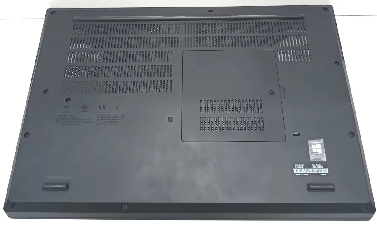 Lenovo ThinkPad P15 Gen 2, i7-11800H, 16GB RAM, 15,6". Avería - Imagen 2
