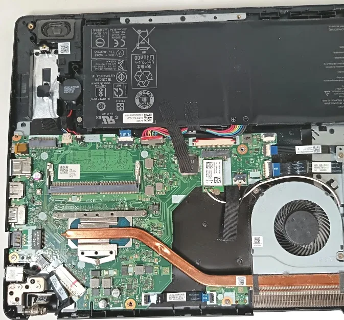 Acer Extensa 15 EX215-52-53XM. i5-1035G1, DDR4, 15,6. Defectos - Imagen 3