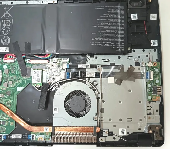 Acer Extensa 15 EX215-52-53XM. i5-1035G1, DDR4, 15,6. Defectos - Imagen 4