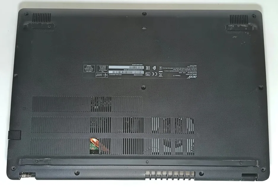 Acer Extensa 15 EX215-52-53XM. i5-1035G1, DDR4, 15,6. Defectos - Imagen 6