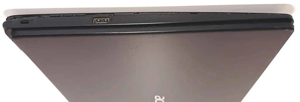 Acer Extensa 15 EX215-52-53XM. i5-1035G1, DDR4, 15,6. Defectos - Imagen 8