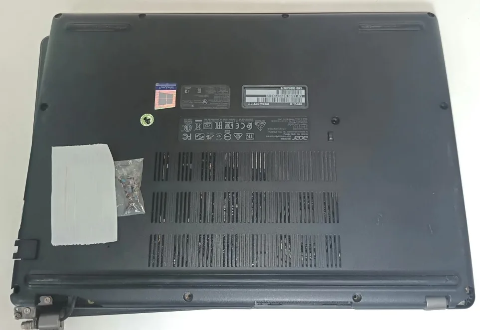 Acer Travelmate TMP214-53. i5-1135G7, DDR4, 14". Defectos - Imagen 5