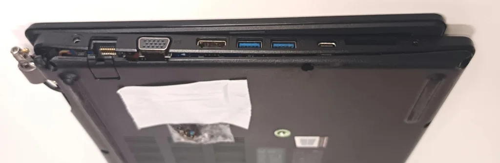 Acer Travelmate TMP214-53. i5-1135G7, DDR4, 14". Defectos - Imagen 7