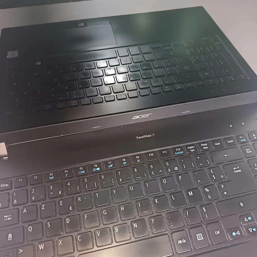 Acer Travelmate TMP658-M-70D4. i7-6500U, M.2 256GB, 8 GB RAM, 15,6 - Imagen 2