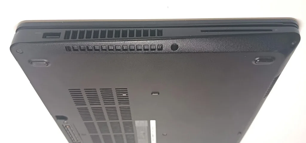 Dell E5470. i5-6300U, 8GB RAM, M.2 256GB, 14" - Imagen 6