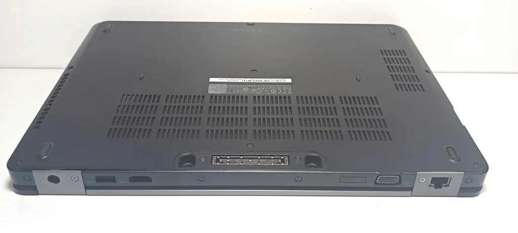 Dell E5470. i5-6300U, 8GB RAM, SSD 2.5 256GB, 14" - Imagen 3