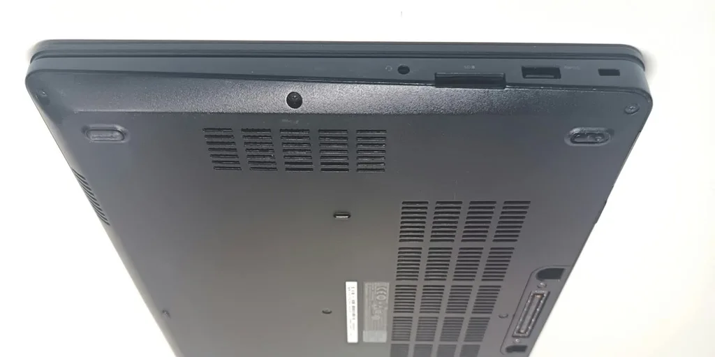Dell E5470. i5-6300U, 8GB RAM, SSD 2.5 256GB, 14" - Imagen 4
