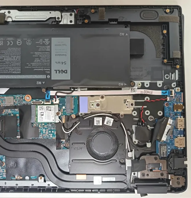 Dell Latitude 3520, i7-1165G7. DDR4, 15,6. AVERIADO - Imagen 5