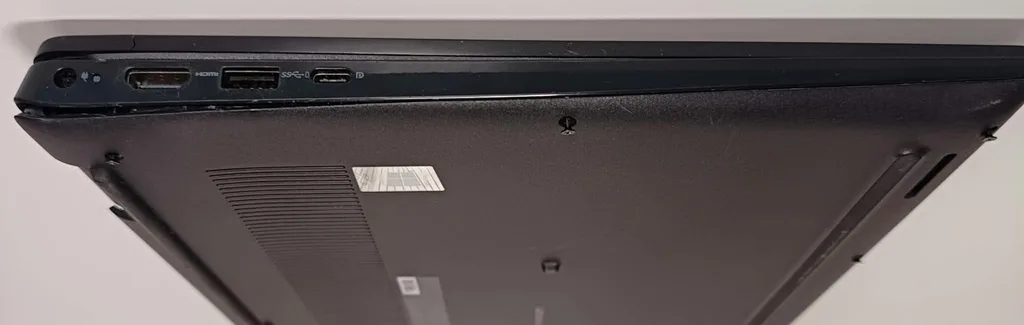 Dell Latitude 3520, i7-1165G7. DDR4, 15,6. AVERIADO - Imagen 9
