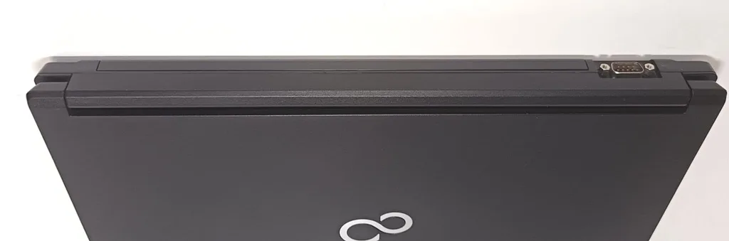 Fujitsu LifeBook E554. I5-4210M, 8GB RAM, SSD 120GB, 15,6. Puerto serie - Imagen 4