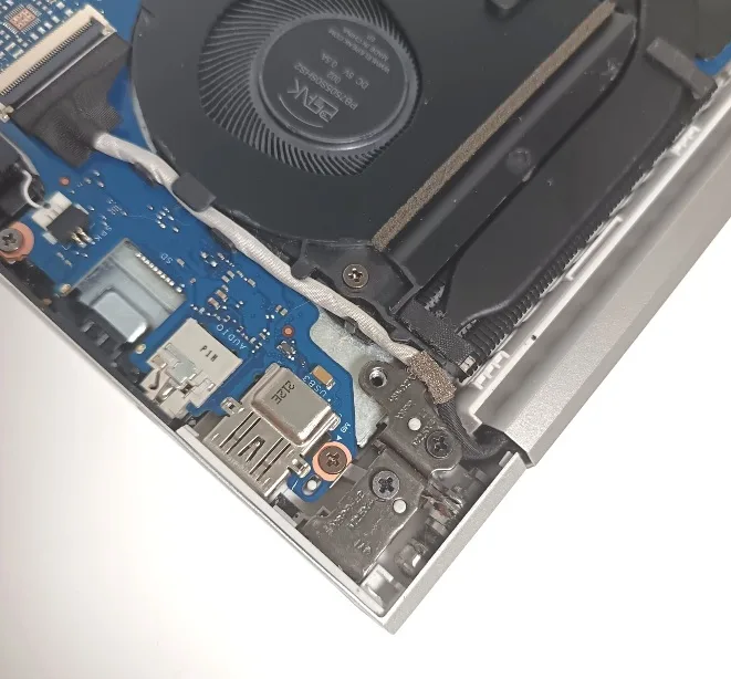 HP ProBook 630 G8. i7-1165G7. DDR4, 13,3" Defectos - Imagen 6