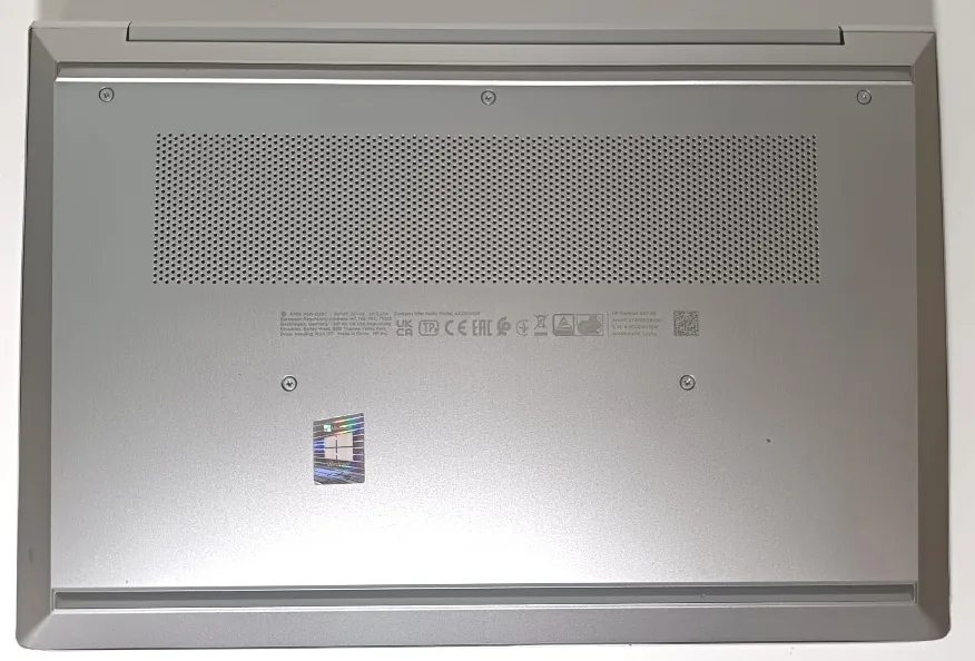 HP ProBook 630 G8. i7-1165G7. DDR4, 13,3" Defectos - Imagen 3