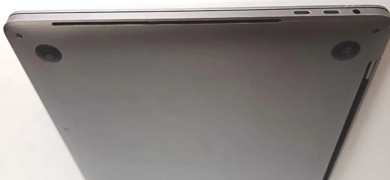 MacBook Pro 13. i5 2,4 GHz 2019. 4 puertos Thunderbolt - Imagen 3