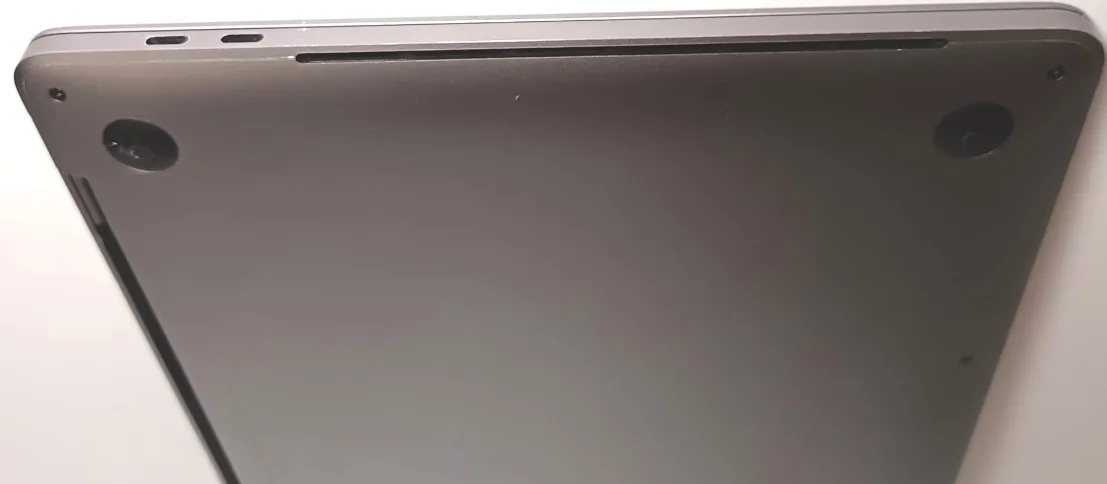 MacBook Pro 13. i5 2,4 GHz 2019. 4 puertos Thunderbolt - Imagen 2