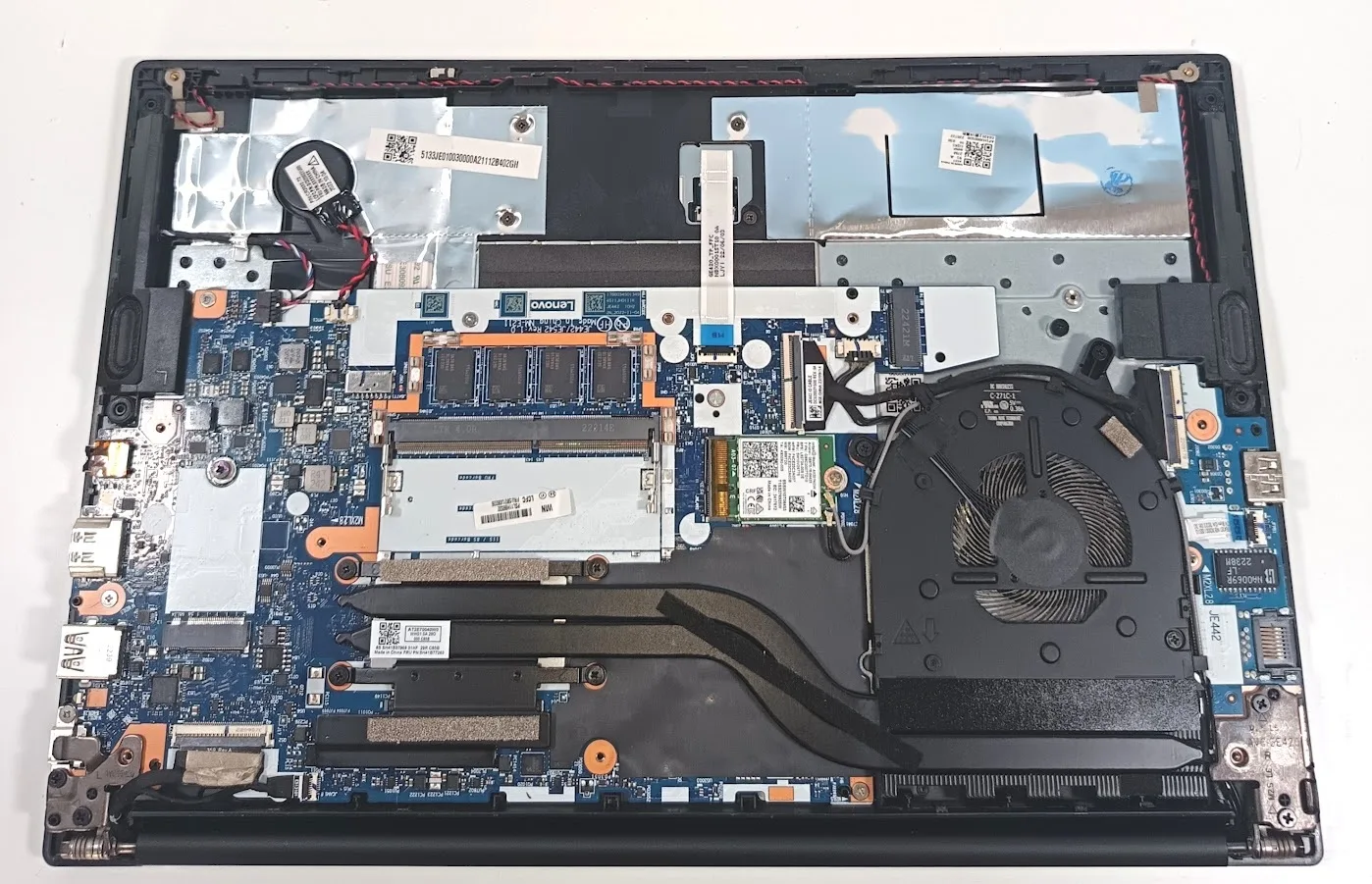 Lenovo ThinkPad E14 Gen 4. i5-12th, Sin disco, Sin RAM, 14.0" - Imagen 4